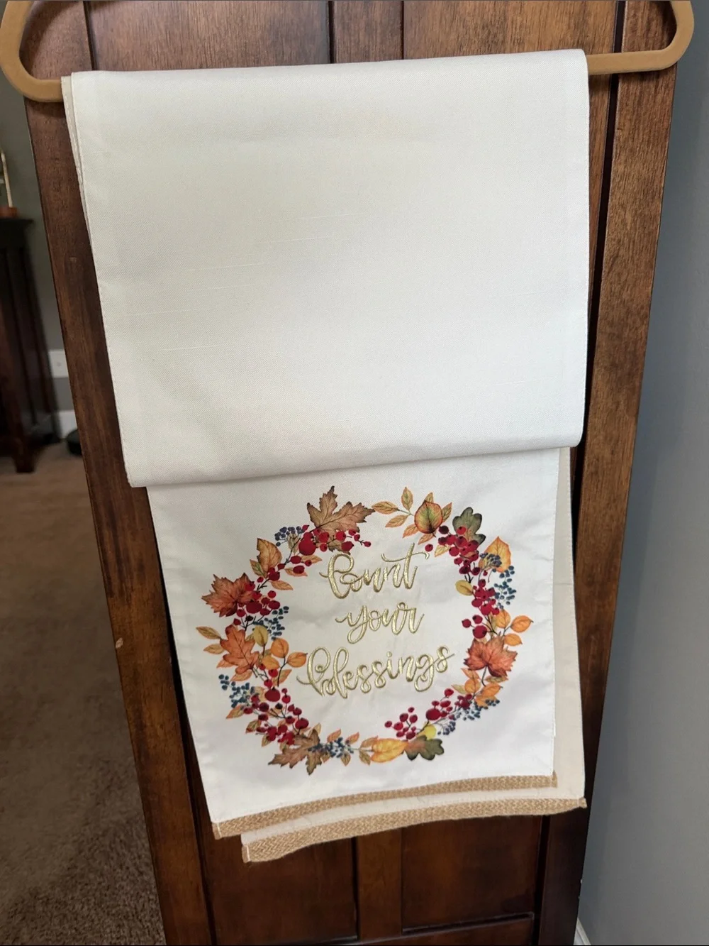 Count Your Blessings Fall Wreath Kitchen Table Runner - White